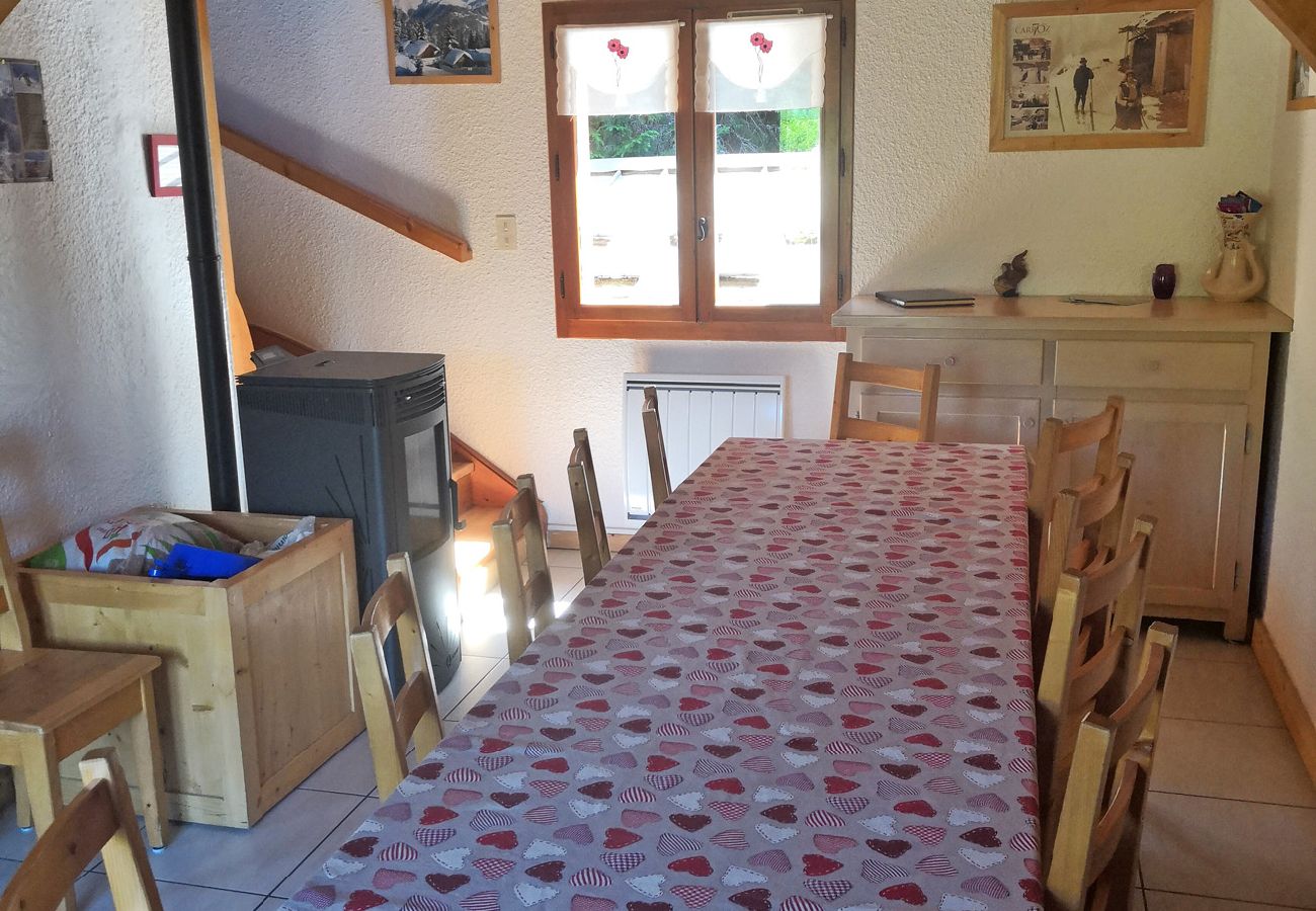 Chalet à Les Carroz d'Arâches - Chalet de vacances pour 13 personnes - DAR580
