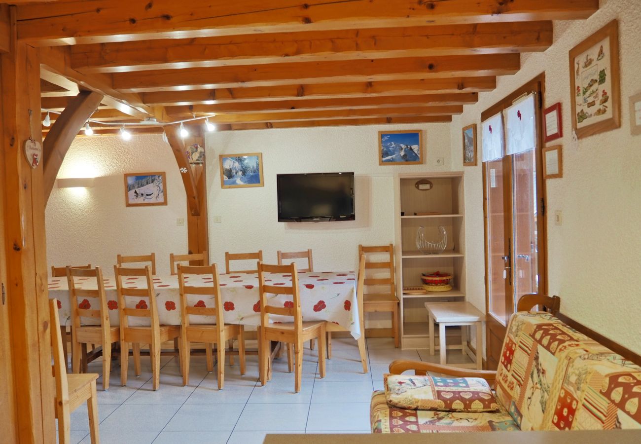 Chalet à Les Carroz d'Arâches - Chalet de vacances pour 13 personnes - DAR580