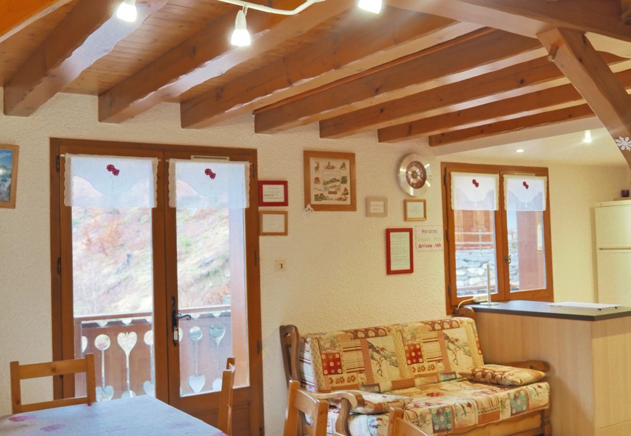 Chalet à Les Carroz d'Arâches - Chalet de vacances pour 13 personnes - DAR580