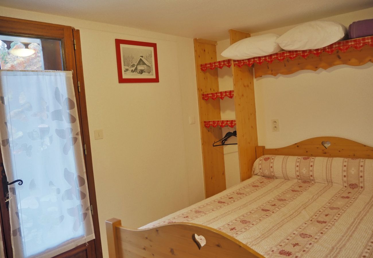 Chalet à Les Carroz d'Arâches - Chalet de vacances pour 13 personnes - DAR580