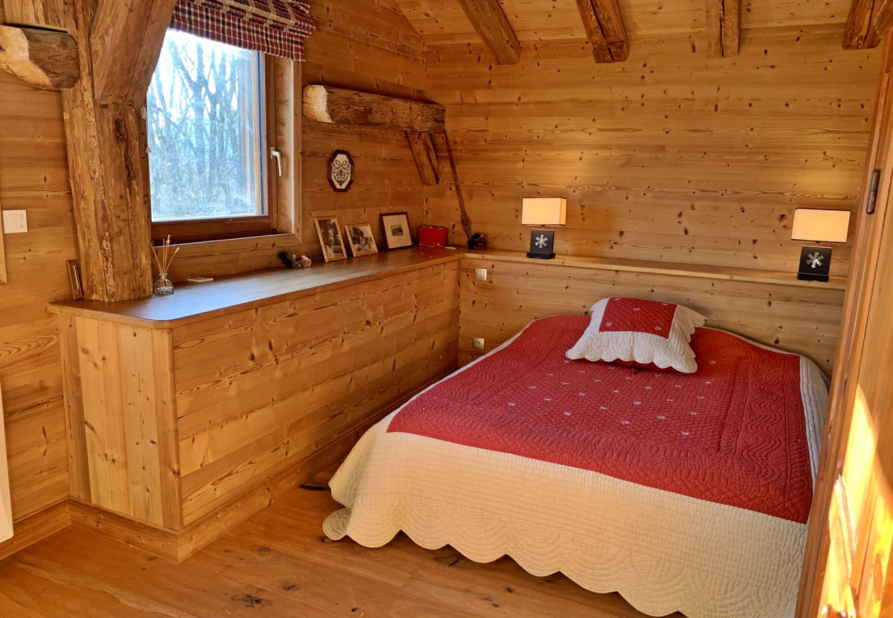 Chalet à Les Carroz d'Arâches - Magnifique chalet, 12 personnes, 6 chambres ,  3 salles d'eau,  Les Carroz  domaine skiable du Grand Massif  - NAN620