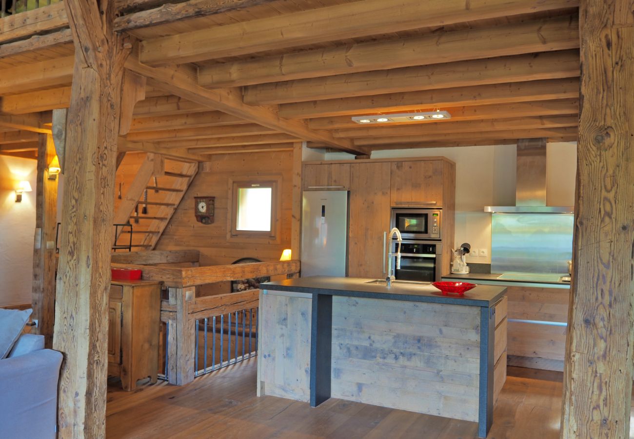 Chalet à Les Carroz d'Arâches - Magnifique chalet, 12 personnes, 6 chambres ,  3 salles d'eau,  Les Carroz  domaine skiable du Grand Massif  - NAN620