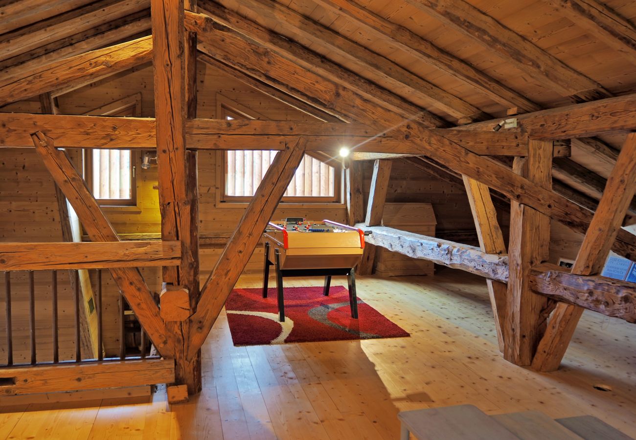 Chalet à Les Carroz d'Arâches - Magnifique chalet, 12 personnes, 6 chambres ,  3 salles d'eau,  Les Carroz  domaine skiable du Grand Massif  - NAN620