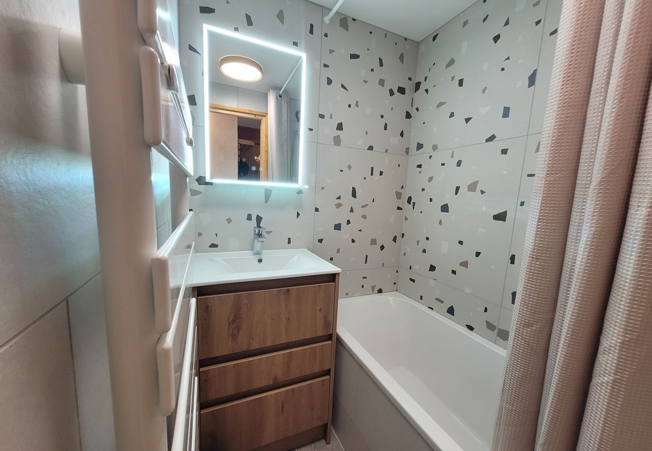 Appartement à Les Carroz d'Arâches - 2 pièces pour 4 personnes, pied du télécabine et des pistes - LUT641