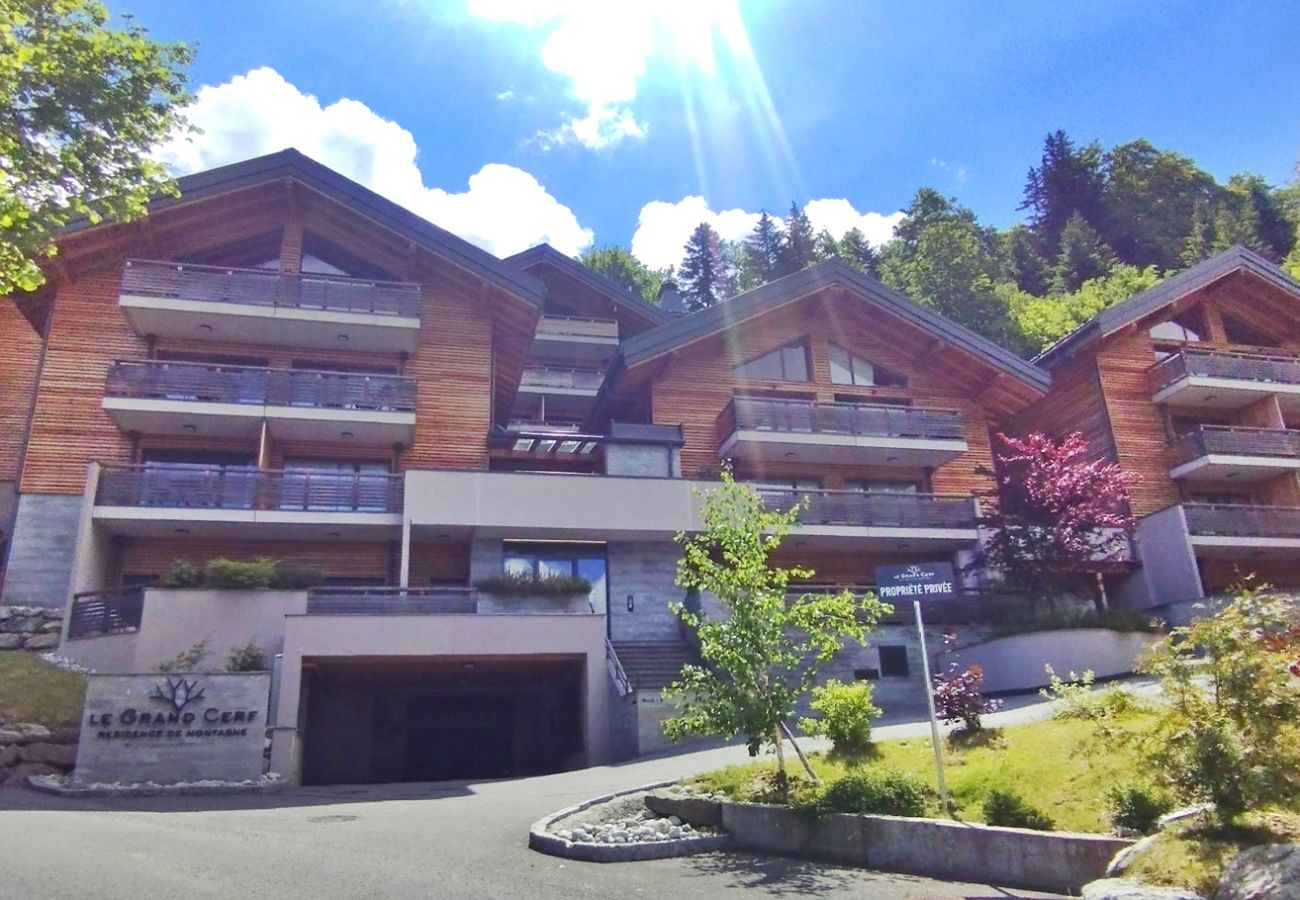 Appartement à Les Carroz d'Arâches - CER6444 -4 Pièces 6 personnes pied des pistes Grand Cerf - CER644