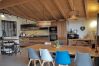 Appartement à Les Carroz d'Arâches - 5 Pièces 8pers au coeur du village, LES CHALETS D'ELINE Parking souterrain,  2 balcons-ELI645