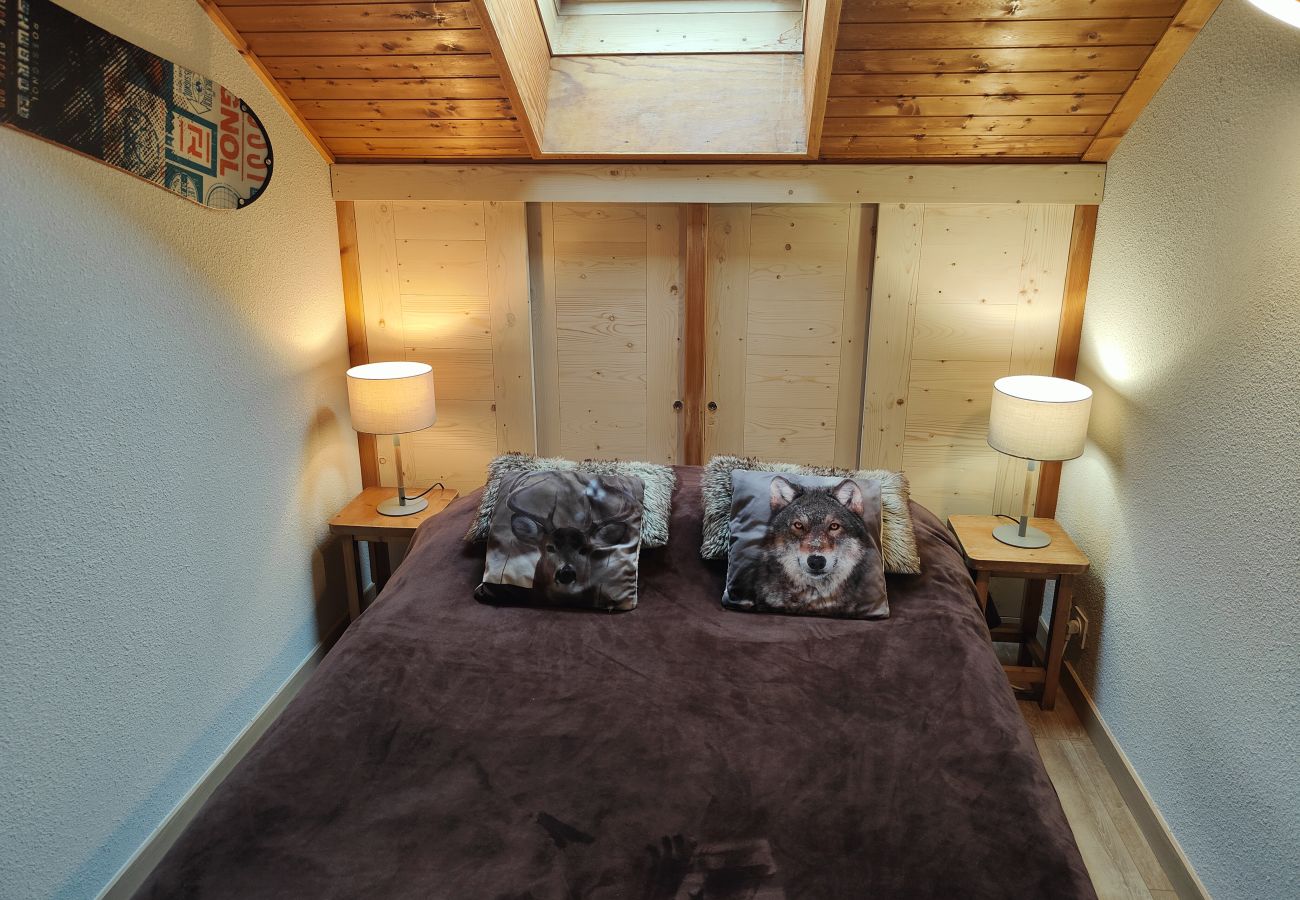 Appartement à Les Carroz d'Arâches - Location de vacances 4 personnes 2 chambres centre station-CIN652 