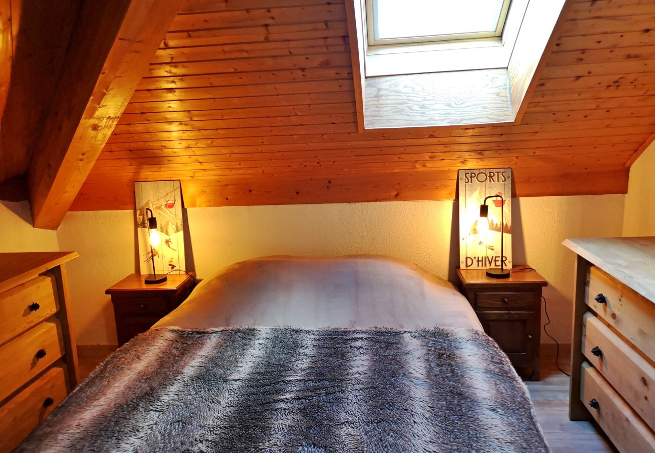 Appartement à Les Carroz d'Arâches - Location de vacances 4 personnes 2 chambres centre station-CIN652 