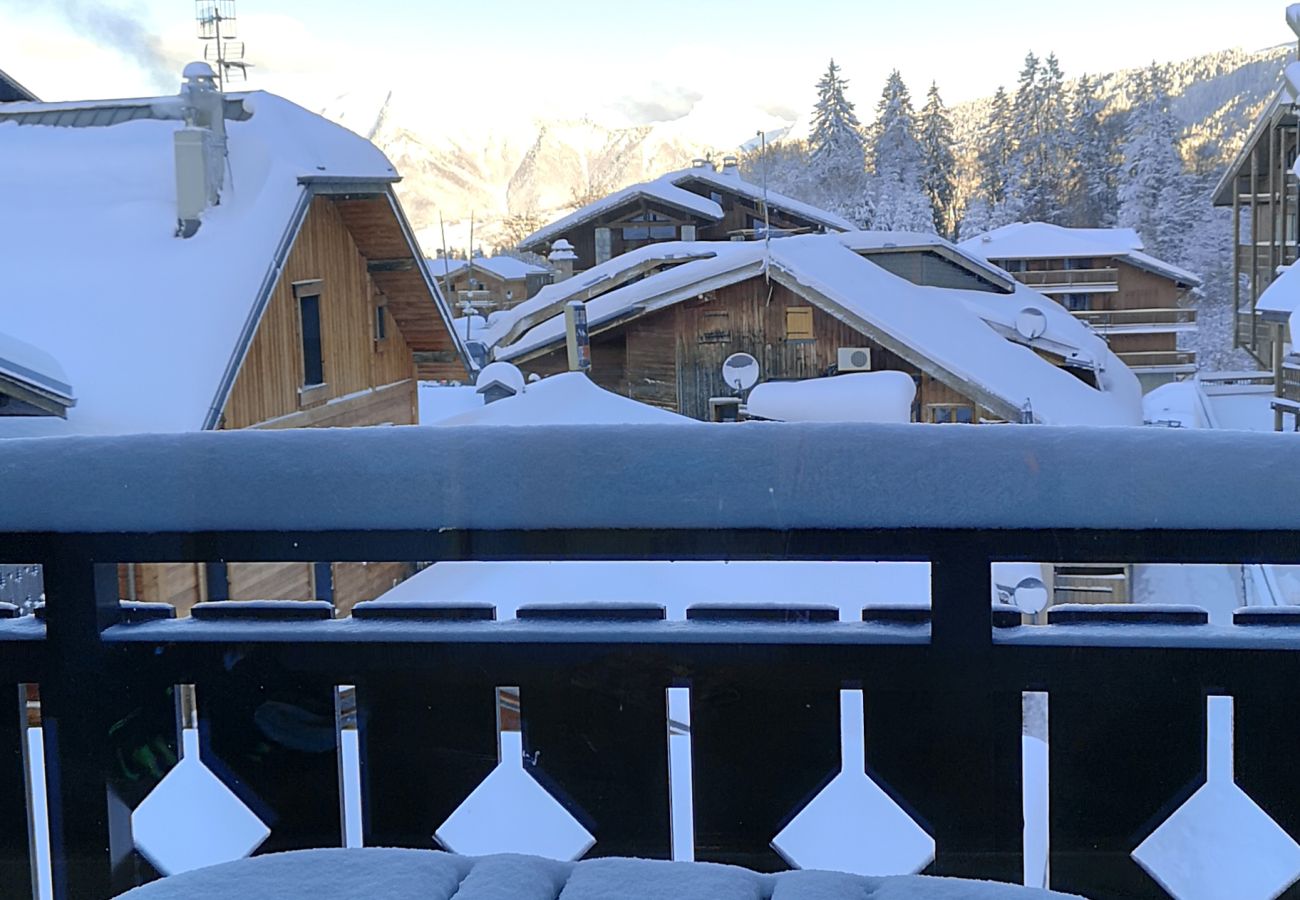 Appartement à Les Carroz d'Arâches - Location de vacances 4 personnes 2 chambres centre station-CIN652 