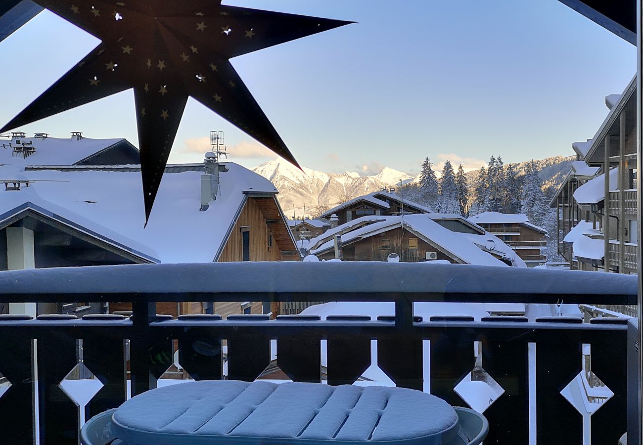 Appartement à Les Carroz d'Arâches - Location de vacances 4 personnes 2 chambres centre station-CIN652 