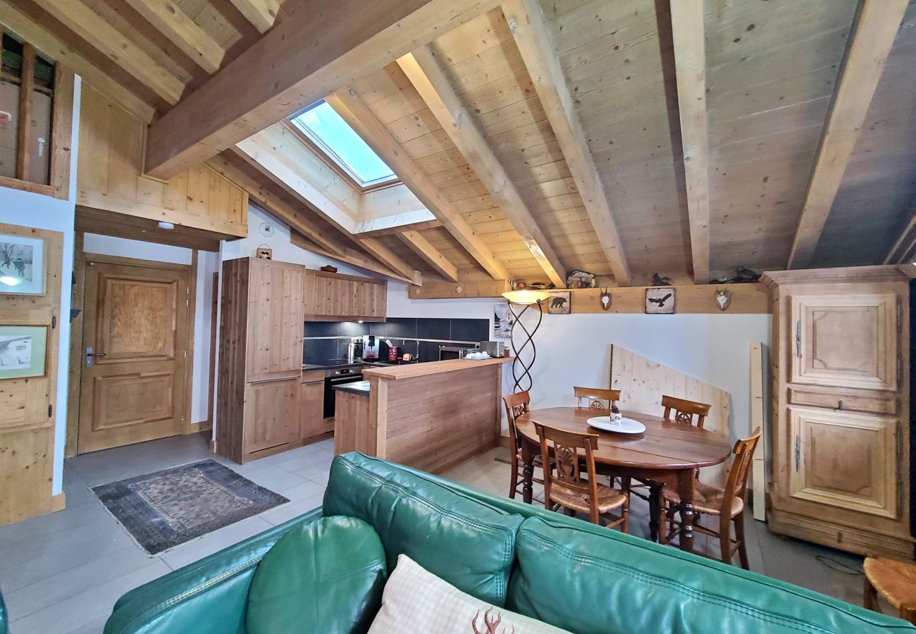 Appartement à Les Carroz d'Arâches - 4 Pièces 6 pers au coeur du village, LES CHALETS D'ELINE Parking souterrain,  1 balcons-ELI699