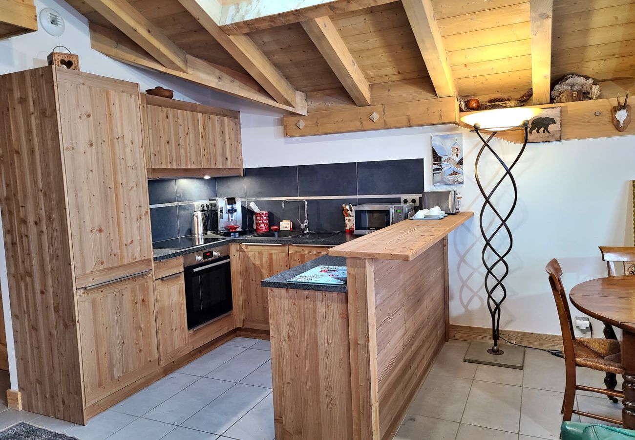 Appartement à Les Carroz d'Arâches - 4 Pièces 6 pers au coeur du village, LES CHALETS D'ELINE Parking souterrain,  1 balcons-ELI699