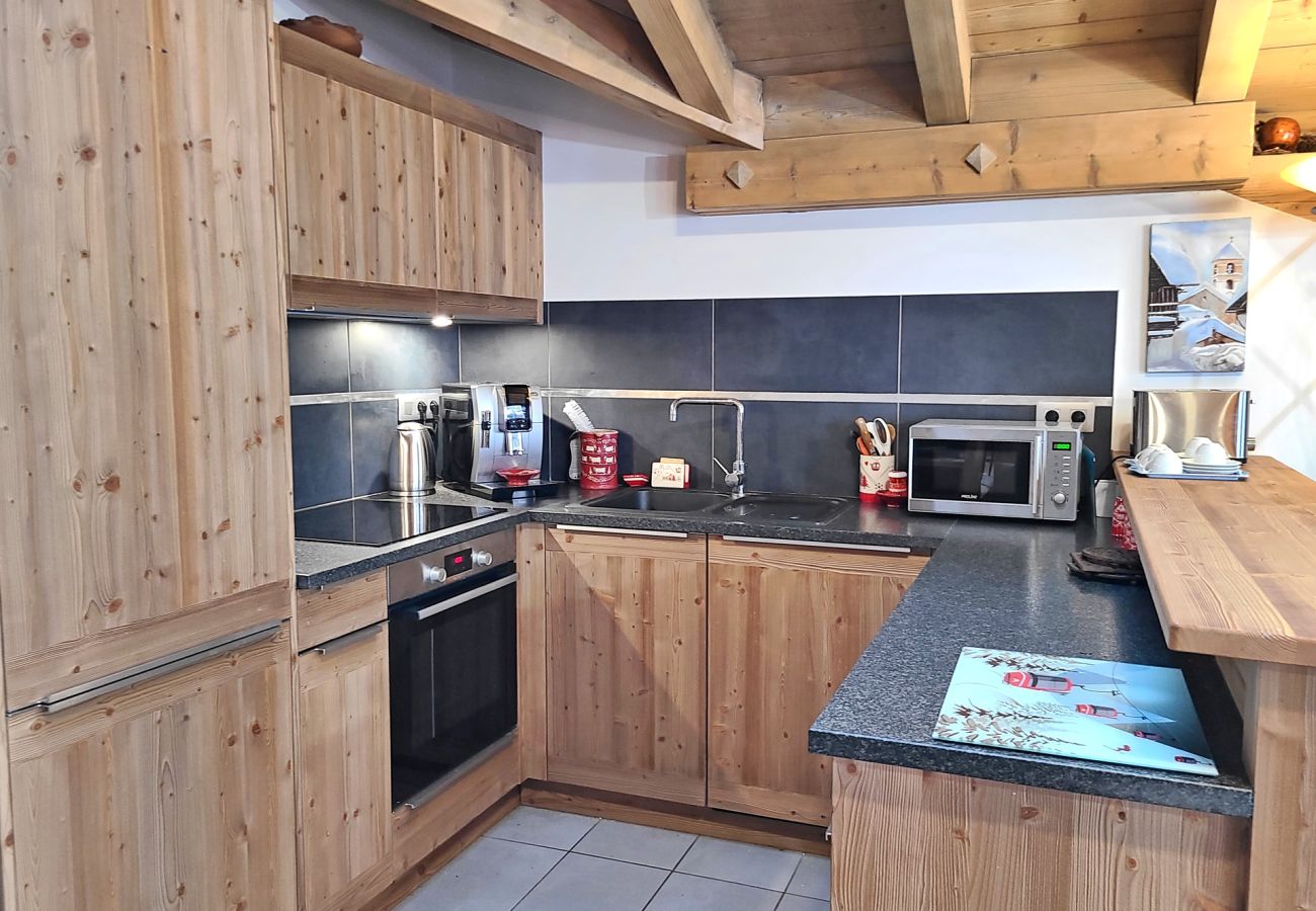 Appartement à Les Carroz d'Arâches - 4 Pièces 6 pers au coeur du village, LES CHALETS D'ELINE Parking souterrain,  1 balcons-ELI699