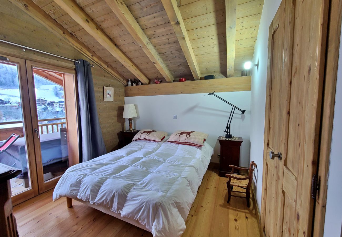 Appartement à Les Carroz d'Arâches - 4 Pièces 6 pers au coeur du village, LES CHALETS D'ELINE Parking souterrain,  1 balcons-ELI699