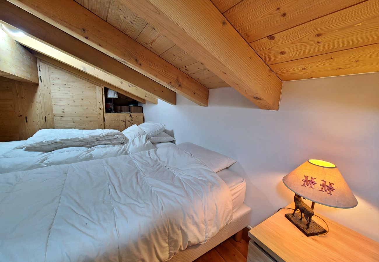 Appartement à Les Carroz d'Arâches - 4 Pièces 6 pers au coeur du village, LES CHALETS D'ELINE Parking souterrain,  1 balcons-ELI699