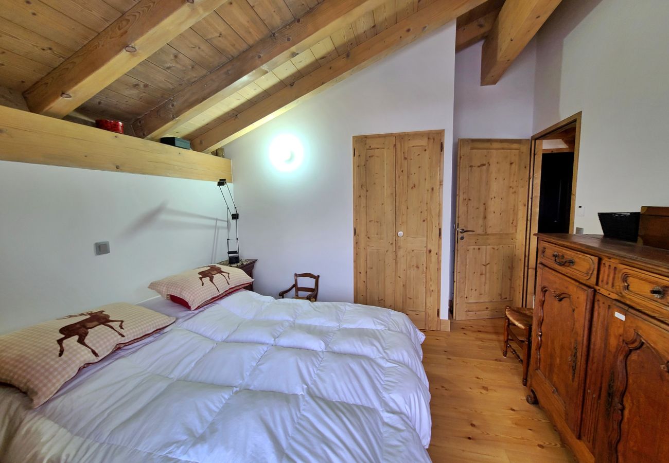 Appartement à Les Carroz d'Arâches - 4 Pièces 6 pers au coeur du village, LES CHALETS D'ELINE Parking souterrain,  1 balcons-ELI699