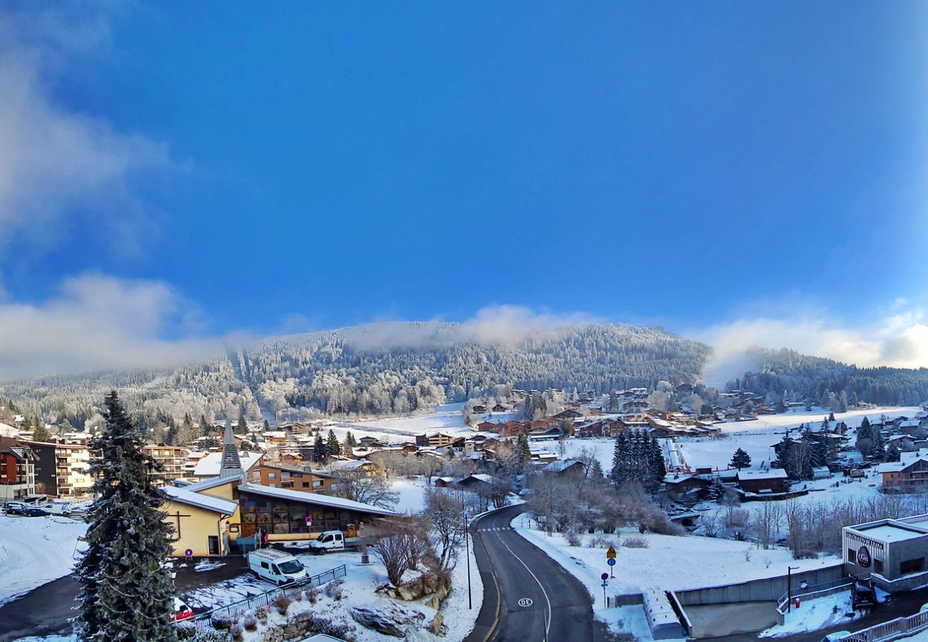 Appartement à Les Carroz d'Arâches - 4 Pièces 6 pers au coeur du village, LES CHALETS D'ELINE Parking souterrain,  1 balcons-ELI699