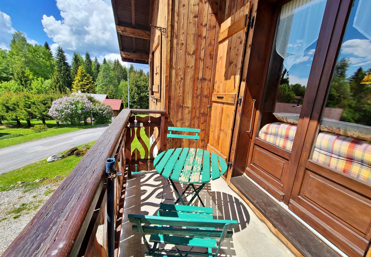 Chalet à Les Carroz d'Arâches - Location vacances Chalet 6 personnes à 1,5 km du centre - NAN700