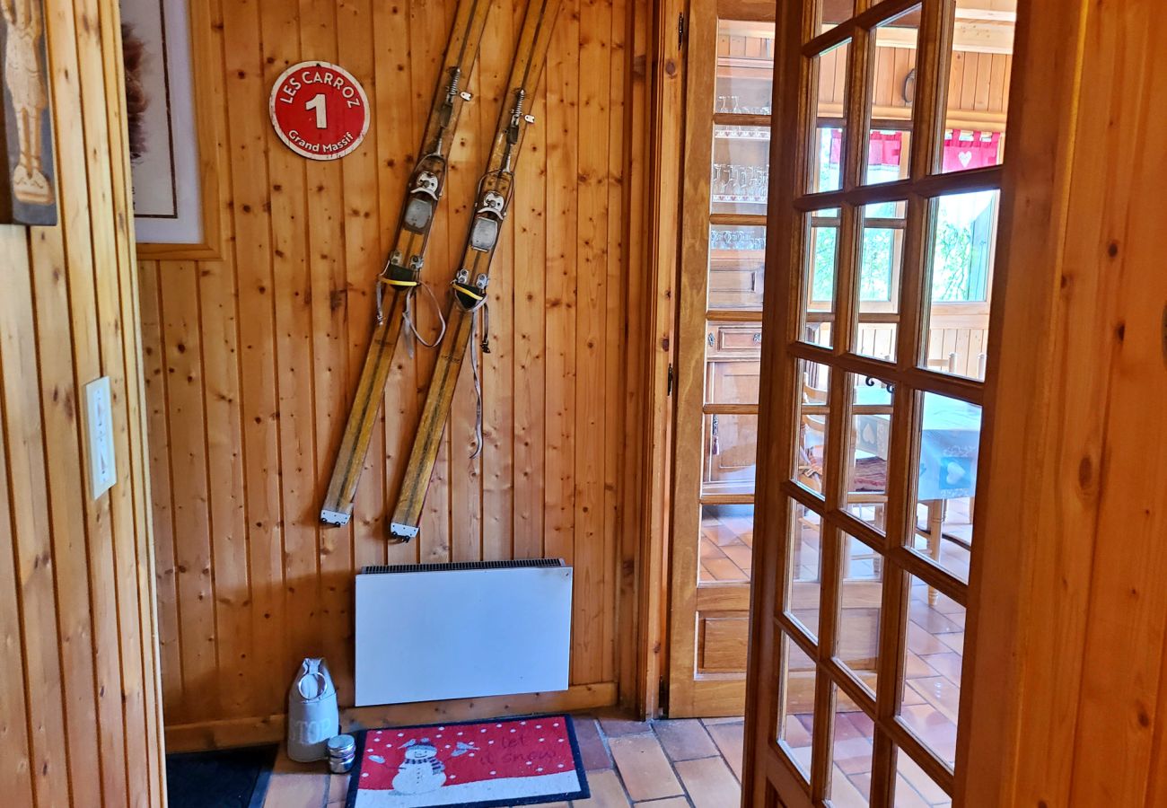 Chalet à Les Carroz d'Arâches - Location vacances Chalet 6 personnes à 1,5 km du centre - NAN700