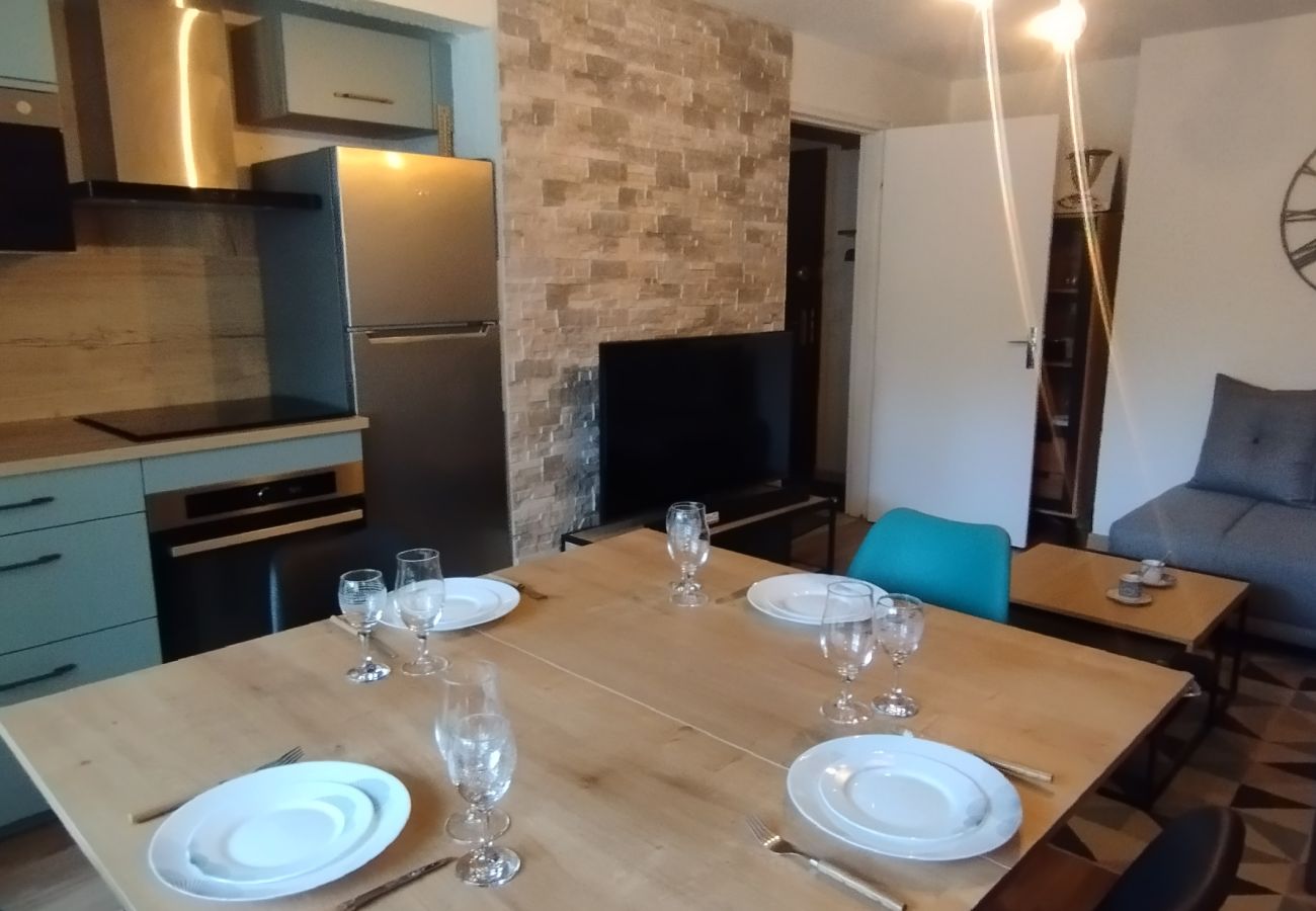 Appartement à Les Carroz d'Arâches - 3 pièces 6 personnes  proche Aquacîme et ski Bus PRB656