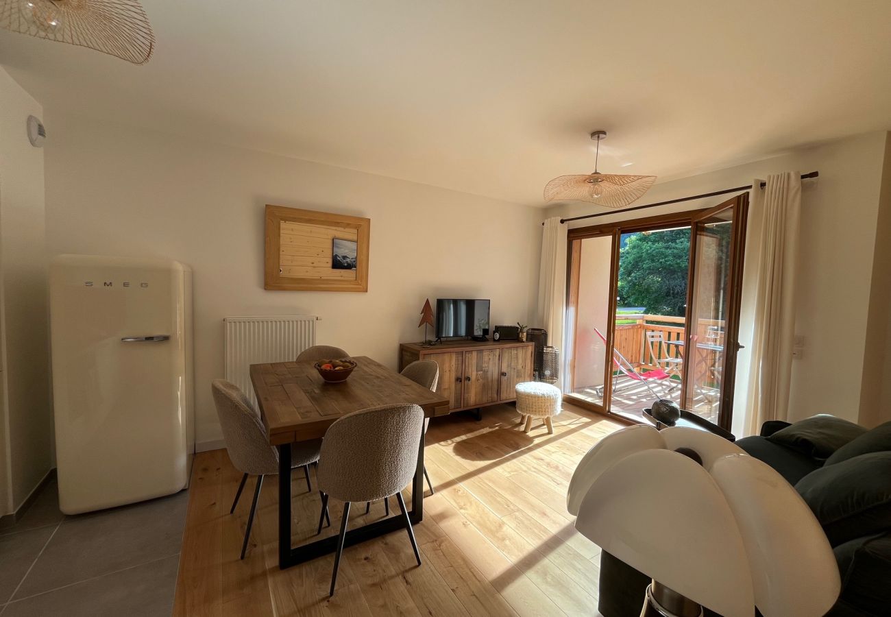 Appartement à Les Carroz d'Arâches - Appartement moderne pour 6 personnes - MAR658
