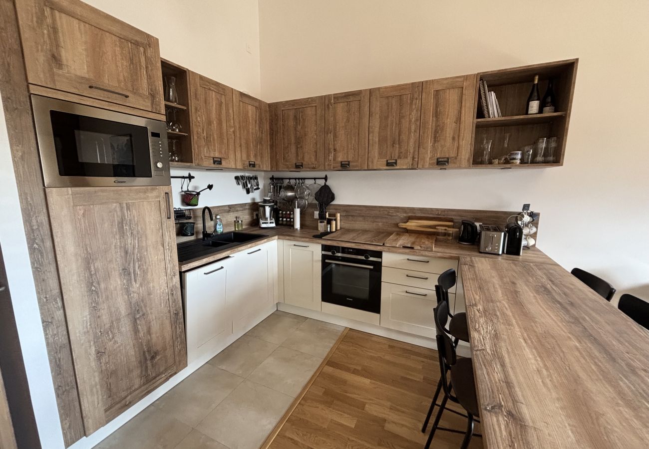 Appartement à Arâches-la-Frasse - 4 pièces 8 personnes neuf centre village proche patinoire QUA659