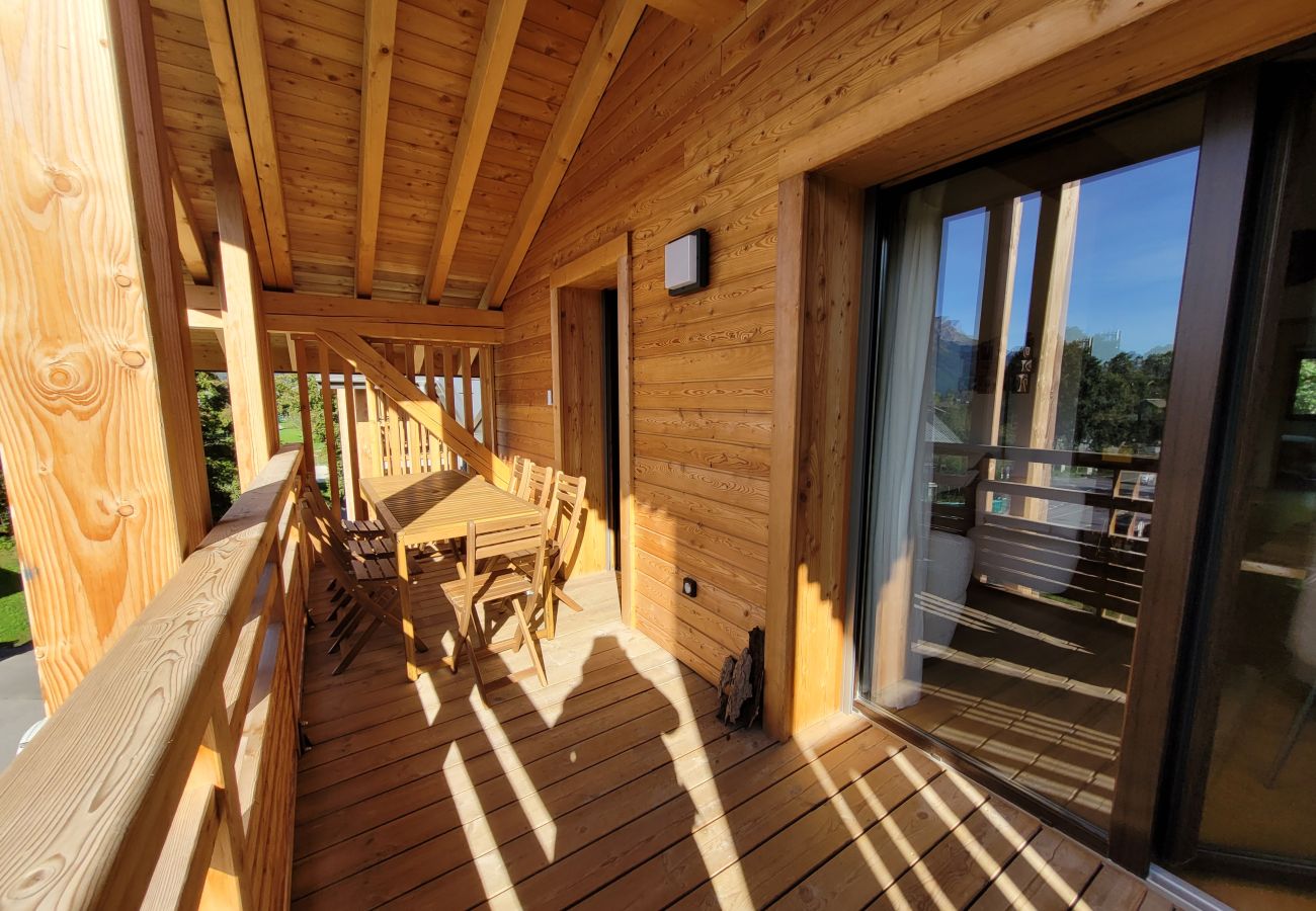 Appartement à Arâches-la-Frasse - 4 pièces 8 personnes neuf centre village proche patinoire QUA659