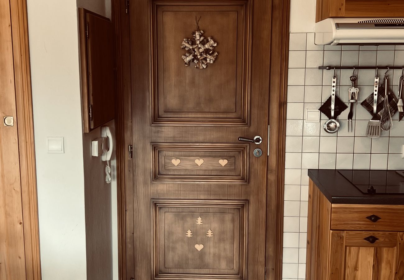 Appartement à Les Carroz d'Arâches - Appartement 2  pièces 3 personnes  Proche centre et ski bus - EBR660