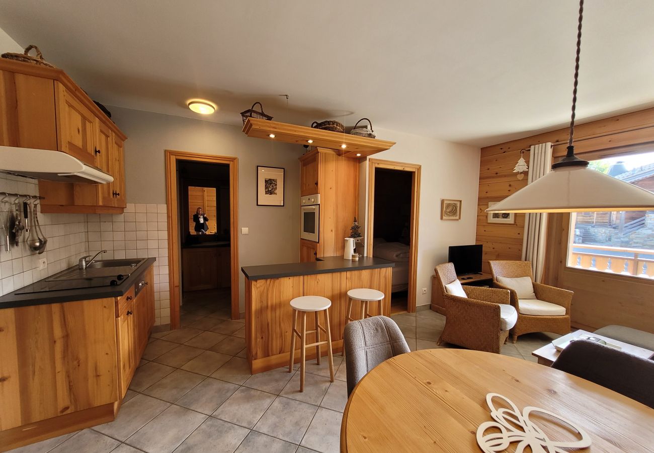 Appartement à Les Carroz d'Arâches - Appartement 2  pièces 3 personnes  Proche centre et ski bus - EBR660