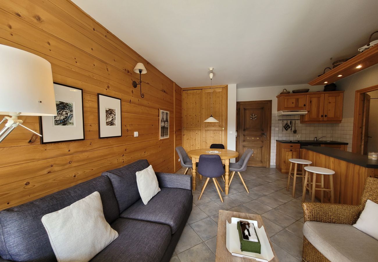 Appartement à Les Carroz d'Arâches - Appartement 2  pièces 3 personnes  Proche centre et ski bus - EBR660