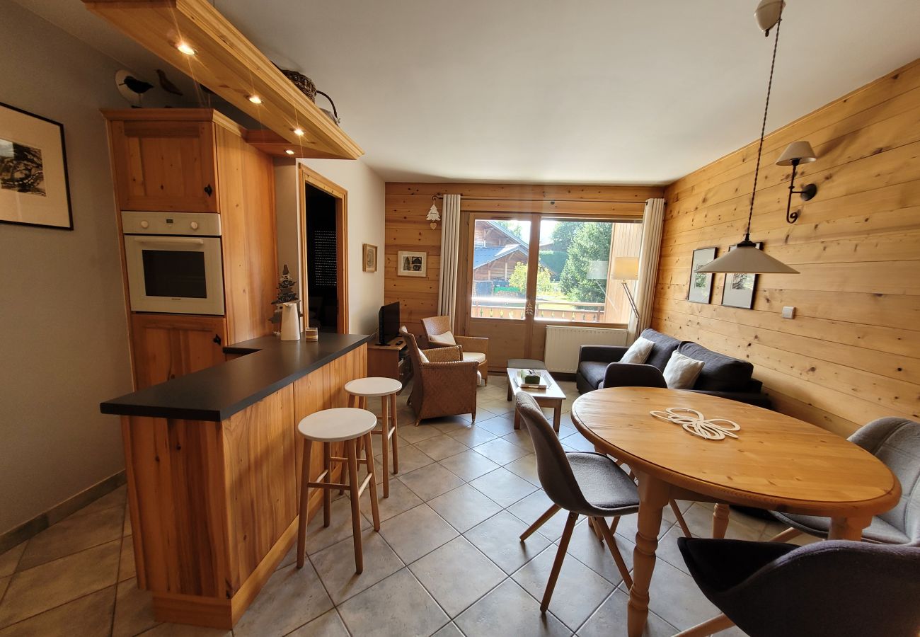 Appartement à Les Carroz d'Arâches - Appartement 2  pièces 3 personnes  Proche centre et ski bus - EBR660