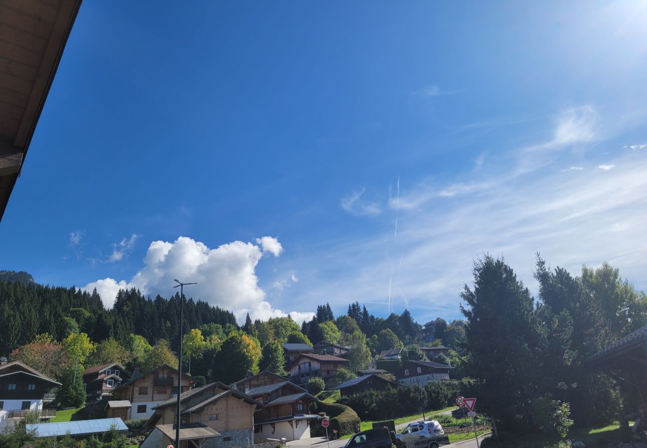 Appartement à Les Carroz d'Arâches - Appartement 2  pièces 3 personnes  Proche centre et ski bus - EBR660