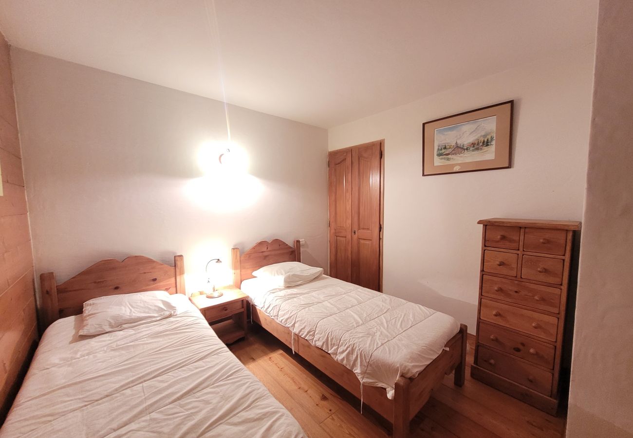 Appartement à Les Carroz d'Arâches - Appartement 3 pièces 4 à 6 personnes proche piscine, skibus -ALP662