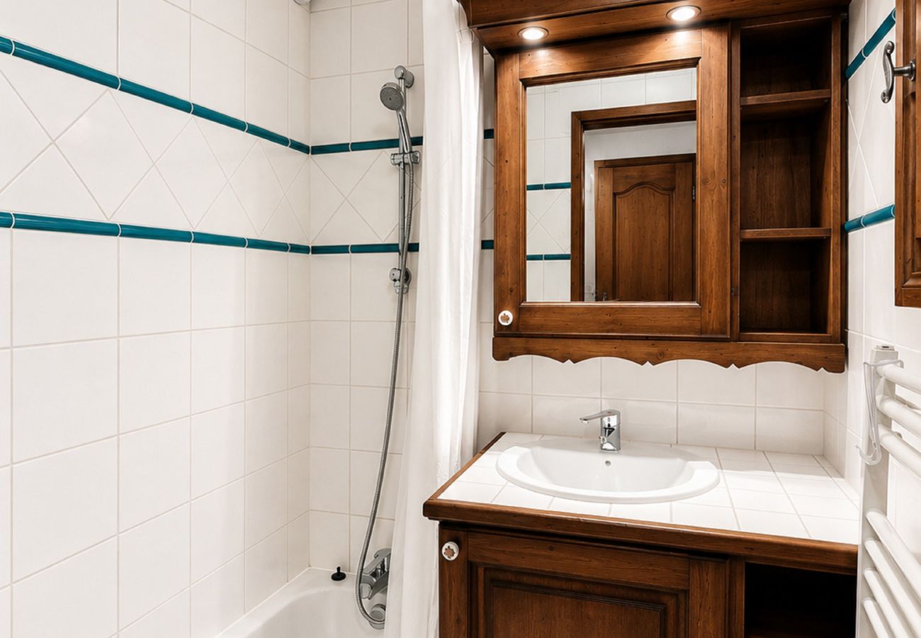 Appartement à Les Carroz d'Arâches - Appartement 3 pièces 4 à 6 personnes proche piscine, skibus -ALP662