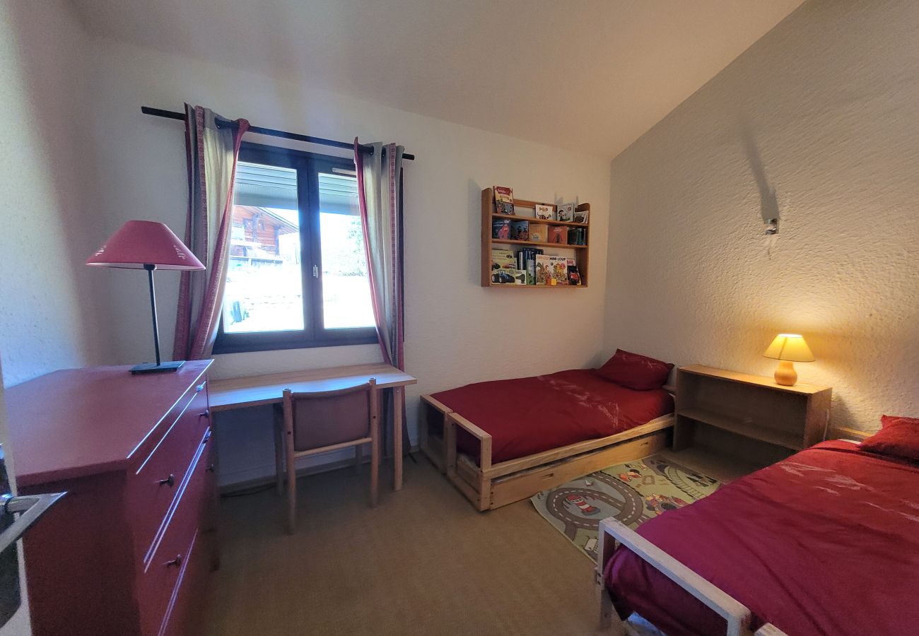 Appartement à Arâches-la-Frasse - Appartement 3 pièces 4 à 5 personnes proche piscine, skibus -PRB663